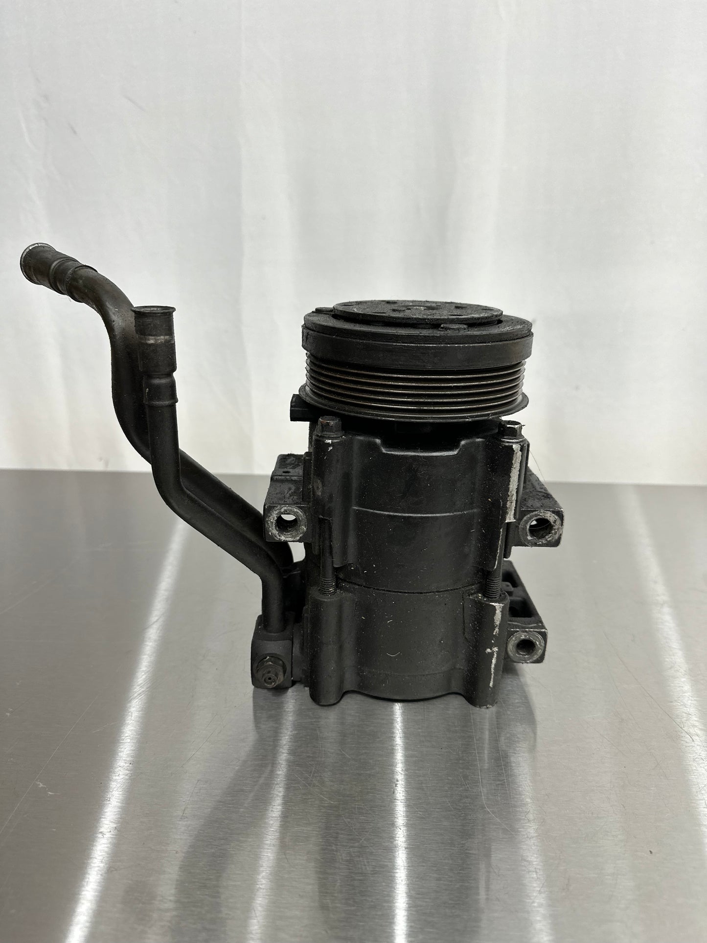 #01 4.6 A/C compressor